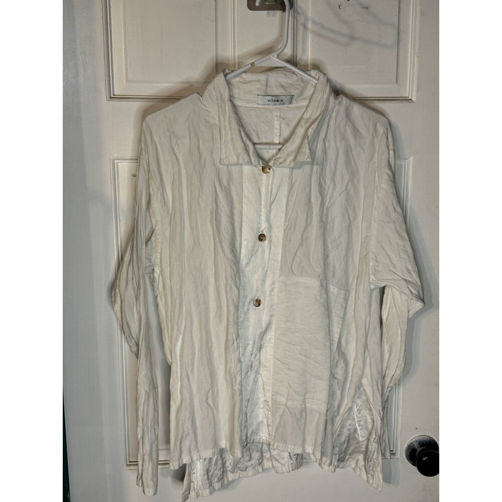 Vitamin Women's Wrinkled White Button-Up Shirt XL